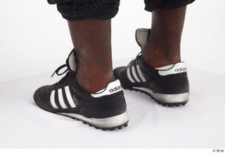 Kato Abimbo black sneakers foot sports 0004.jpg